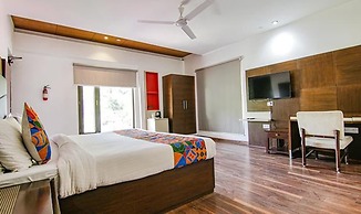 Fabhotel Paradise Ville Resort