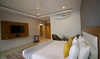 Fabhotel Prime Jr High Sky