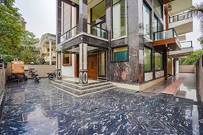 Fabhotel White Elephant