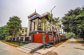 Fabhotel White Elephant