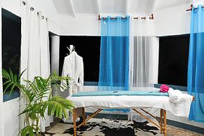 Villa Serenity- Water View Suite - Sleeps 3 -pool