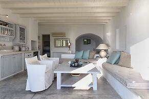 Ochre Dream Beach & Sunset villa Naousa