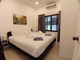 White House With 2br-1bath Near Kathu Water Fall