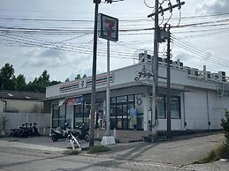 White House With 2br-1bath Near Kathu Water Fall