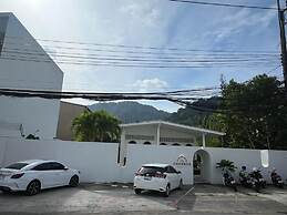 White House With 2br-1bath Near Kathu Water Fall