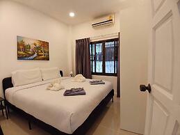 White House With 2br-1bath Near Kathu Water Fall