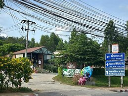 White House With 2br-1bath Near Kathu Water Fall