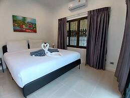 White House With 2br-1bath Near Kathu Water Fall