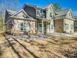 Spacious Columbus Getaway w/ Patio - Pets Welcome!