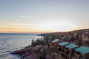 Ski, Hike, Bike, Relax: Tofte Townhome w/ Deck!