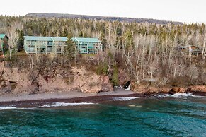 Ski, Hike, Bike, Relax: Tofte Townhome w/ Deck!