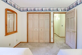 Ski, Hike, Bike, Relax: Tofte Townhome w/ Deck!