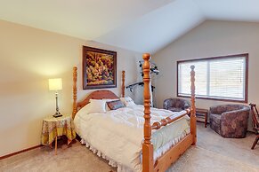 Waterfront Cherokee Village Home w/ Private Dock!