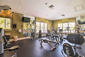 Naples Condo w/ Pond Views & Patio - Near Golf!