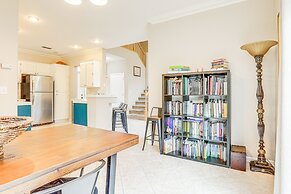 Modern California Escape Near Kayaking & Downtown!