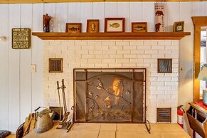 Pet-friendly Irons Cottage w/ Fire Pit & Fireplace