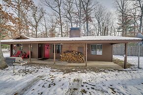 Pet-friendly Irons Cottage w/ Fire Pit & Fireplace
