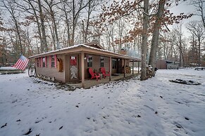 Pet-friendly Irons Cottage w/ Fire Pit & Fireplace