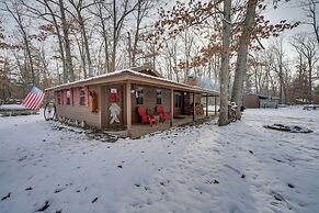 Pet-friendly Irons Cottage w/ Fire Pit & Fireplace