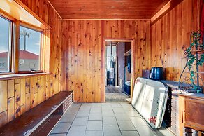 Momos Place ~ 5 Mi to Downtown Denver!