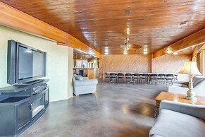 Momos Place ~ 5 Mi to Downtown Denver!