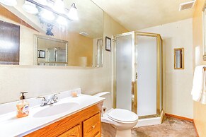 Momos Place ~ 5 Mi to Downtown Denver!