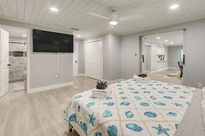 Florida Gulf Coast Getaway: Pool + Screened Lanai!