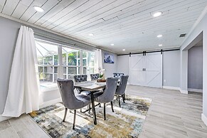 Florida Gulf Coast Getaway: Pool + Screened Lanai!