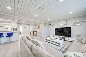 Florida Gulf Coast Getaway: Pool + Screened Lanai!