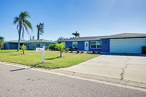 Florida Gulf Coast Getaway: Pool + Screened Lanai!