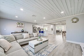 Florida Gulf Coast Getaway: Pool + Screened Lanai!