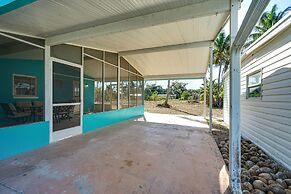 1 Mi to Boat Ramp: Bokeelia Home w/ Screened Patio