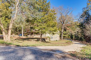 Comfortable Alabama Apartment: Pets Welcome!