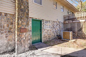 Comfortable Alabama Apartment: Pets Welcome!