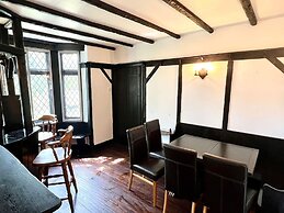 Sleeps 8 Thamefront Gem w/ Petsok, Free Parking