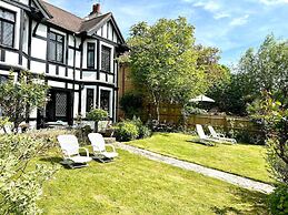 Sleeps 8 Thamefront Gem w/ Petsok, Free Parking