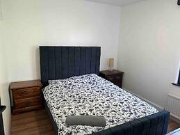 Sleeps 8 Thamefront Gem w/ Petsok, Free Parking