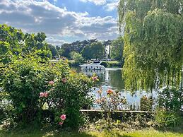 Sleeps 8 Thamefront Gem w/ Petsok, Free Parking