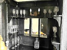 Sleeps 8 Thamefront Gem w/ Petsok, Free Parking