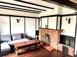 Sleeps 8 Thamefront Gem w/ Petsok, Free Parking