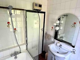 Sleeps 8 Thamefront Gem w/ Petsok, Free Parking