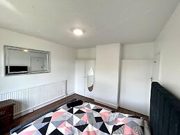 Sleeps 8 Thamefront Gem w/ Petsok, Free Parking