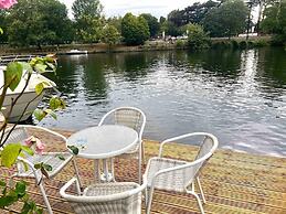 Sleeps 8 Thamefront Gem w/ Petsok, Free Parking