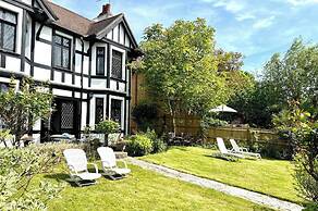 Sleeps 8 Thamefront Gem w/ Petsok, Free Parking