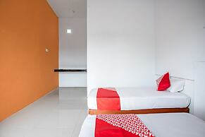 OYO 93476 Owo Guest House Syariah