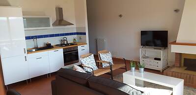 3bed Duplex - Balcony, Private Pool & Fireplace