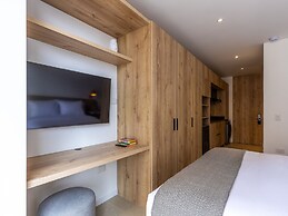 Muttuo by Wynwood House