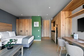 Muttuo by Wynwood House