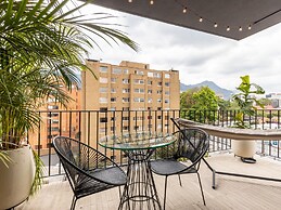 Muttuo by Wynwood House