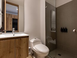 Muttuo by Wynwood House